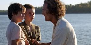 Matthew McConaughey as Mud (r) with Ellis (Tye Sheridan) and Neckbone (Jacob Lofland).